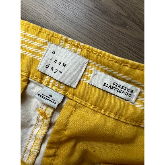 Women's Shorts bundle SZ 8 - Picture 4 of 10